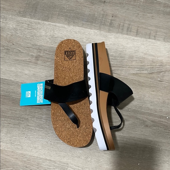 Reef Black Cork Flip Flops - Picture 2 of 2